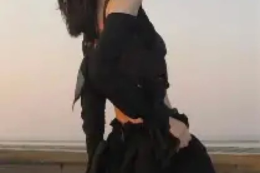 前TVB知名女星又曝大瓜当众被男星伸手进裤子因在海上不敢吭
