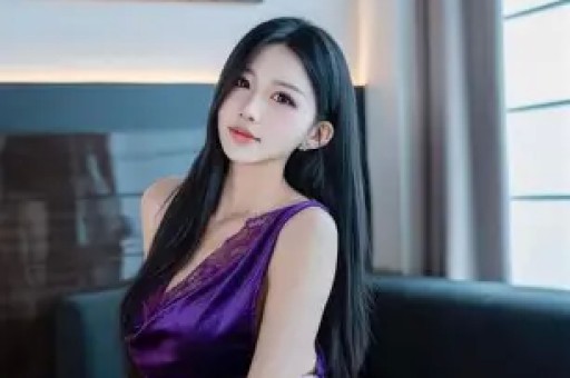 这个坚强面对绝症的少女形象不仅让