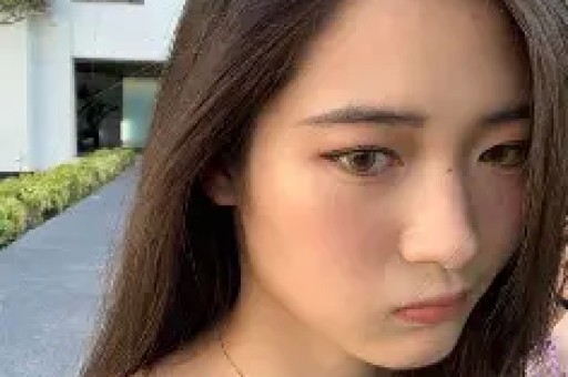 揭秘吃瓜群背后的真相：美女瓜友真能带来快乐吗？